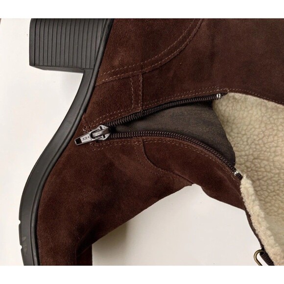 Clark’s Bendables Brown Suede Faux Fur Heeled Boots Ankle Size 8.5 M - Picture 9 of 9